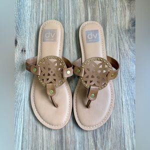 DV by Dolce Vita Gotie Sandals Tan Cutout Flat Thong Flip Flop Size 6.5